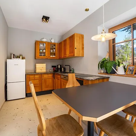 Rosa Unterschoeberlehof - Anna 아파트 *